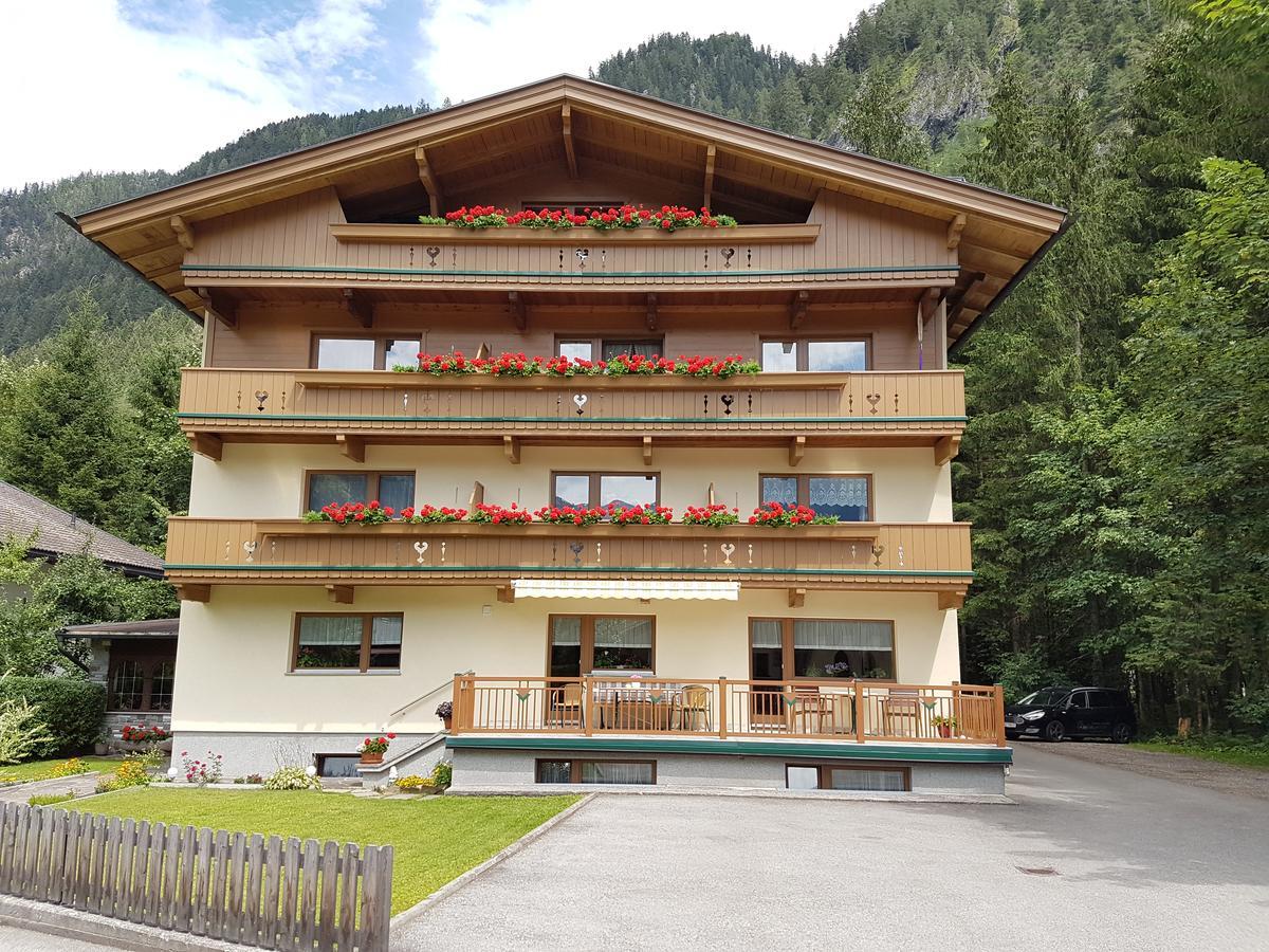 Haus Groeblacher Bed and Breakfast Mayrhofen Buitenkant foto