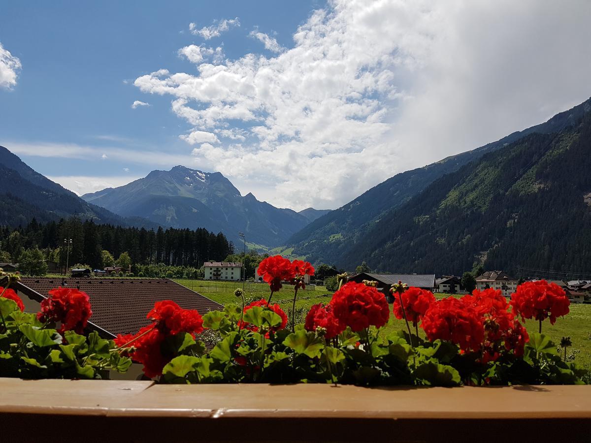 Haus Groeblacher Bed and Breakfast Mayrhofen Buitenkant foto