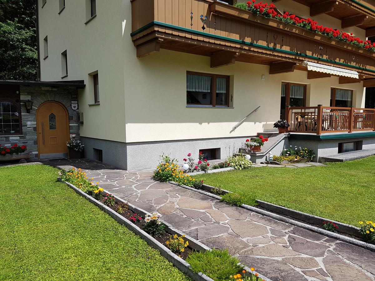 Haus Groeblacher Bed and Breakfast Mayrhofen Buitenkant foto